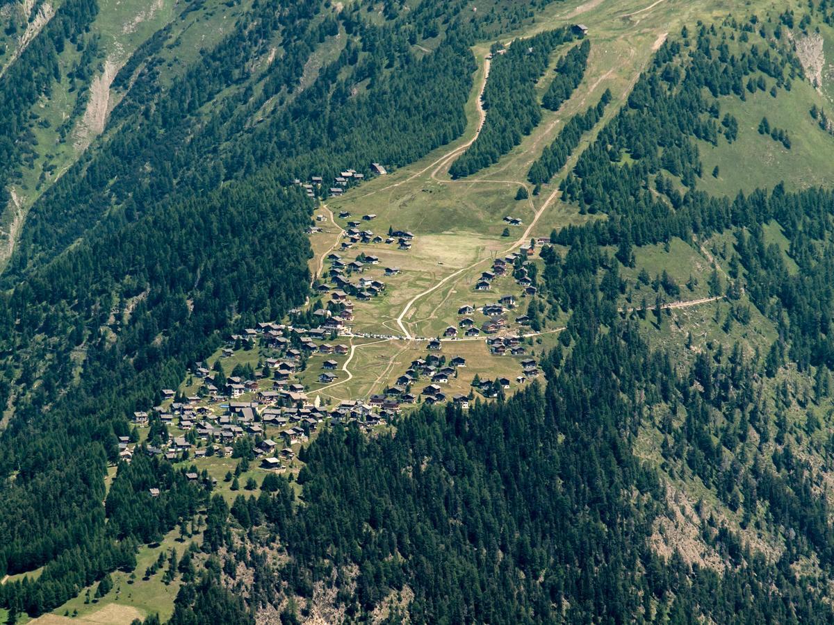 Gruppenhaus Im Walliser Alpstyle Rosswald Eksteriør bilde